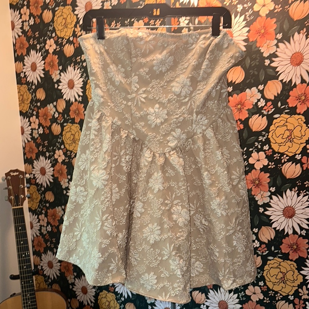 Elegant Cream Floral Strapless Dress